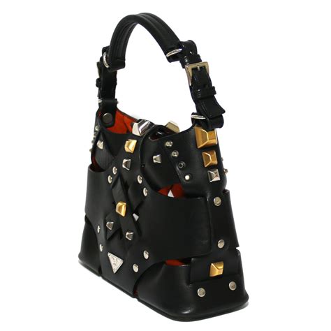 prada borsa borchie